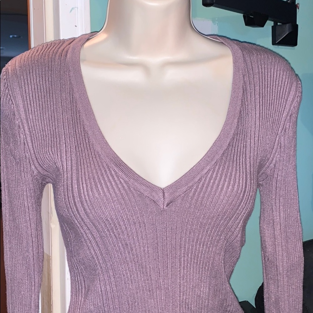 Muted purple V-neck longsleeve sweater